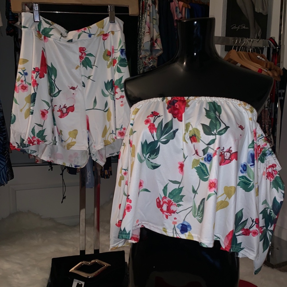 Short Set - Picture 3 of 4